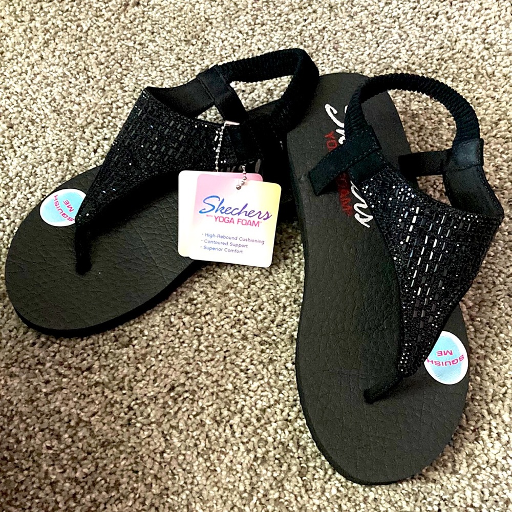 NWT sketchers with yoga form sandal with bling